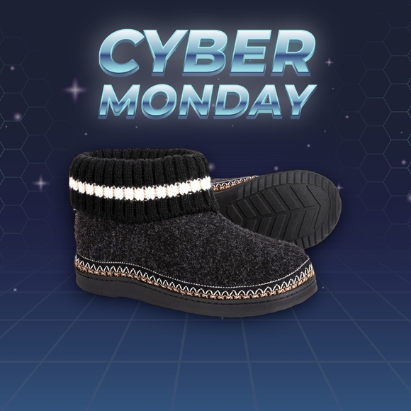 Women's Indoor Outdoor Memory Foam Black Fleece Lining Bootie Slippers .NWT - Picture 8 of 11